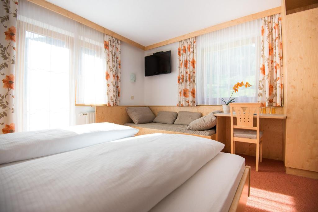 Pension Bergwelt Neustift im Stubaital Room photo